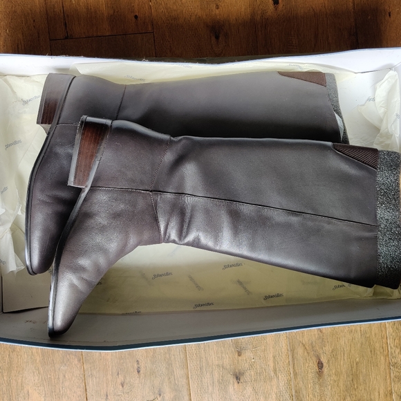 EUC St. John's Bay Leather Boots - Picture 2 of 3